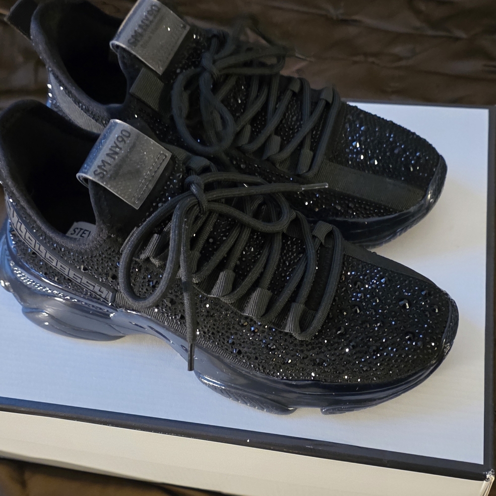 Brand New Steve Madden Black Sparkle Sneakers